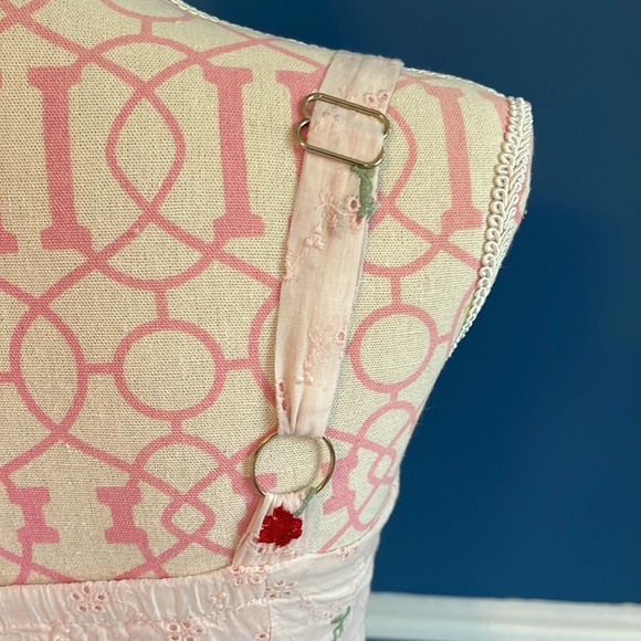 Seven Wonders Pink Eyelet Embroidered Floral Lace Tie Crop Top - Size XS - Picture 5 of 8